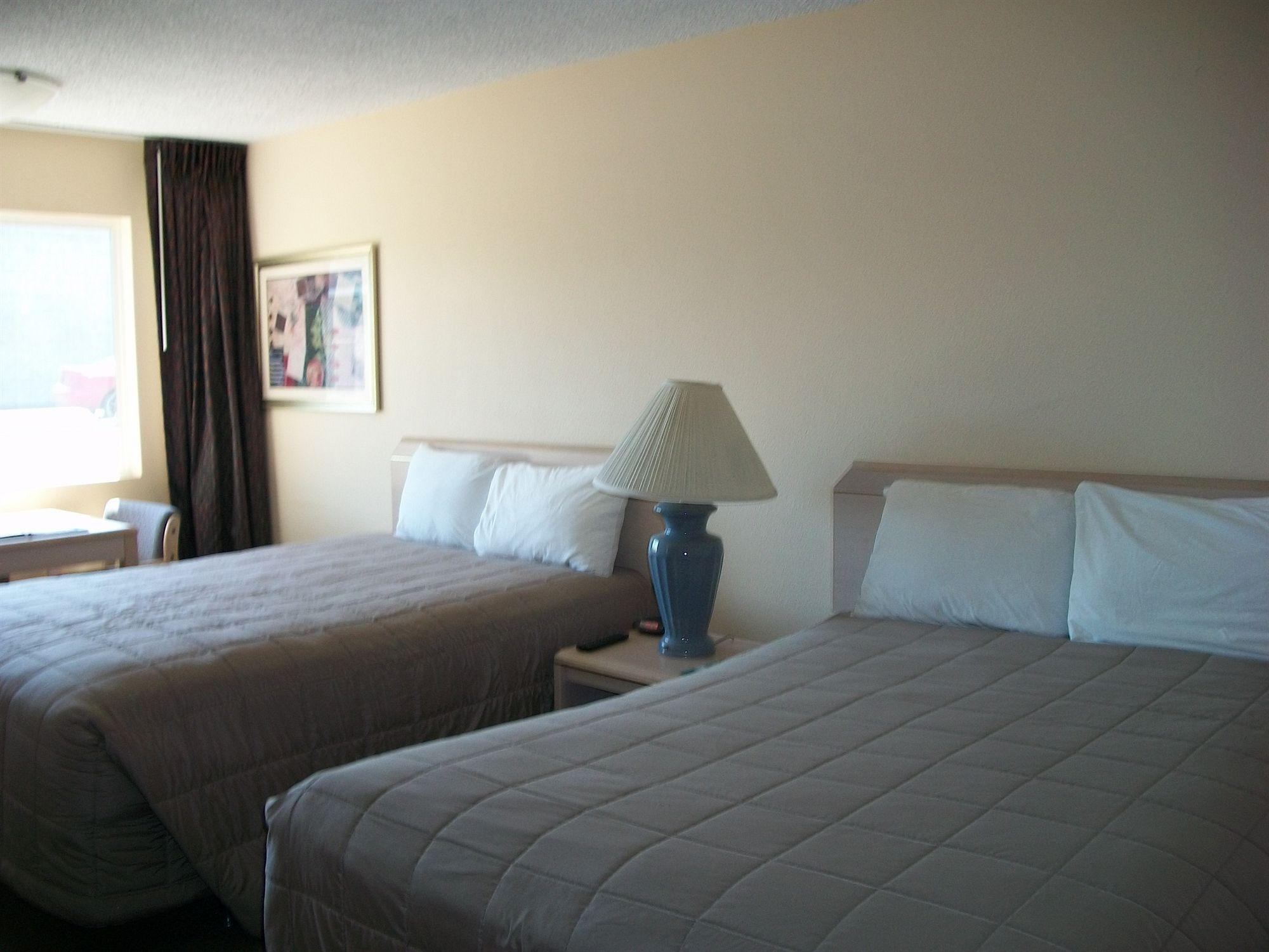 Guesthouse Inn & Suites Eugene/Спрингфийлд Екстериор снимка