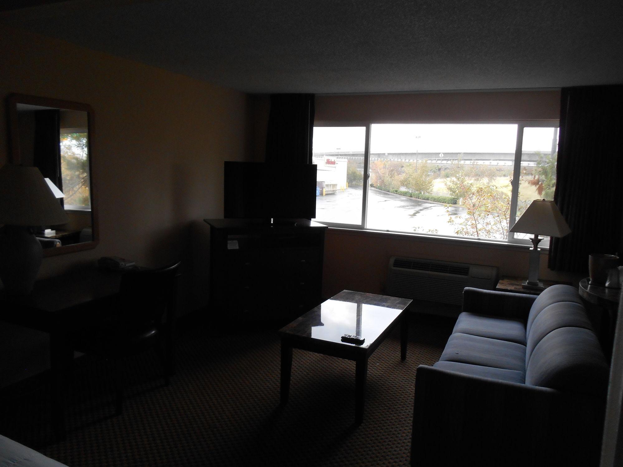 Guesthouse Inn & Suites Eugene/Спрингфийлд Екстериор снимка