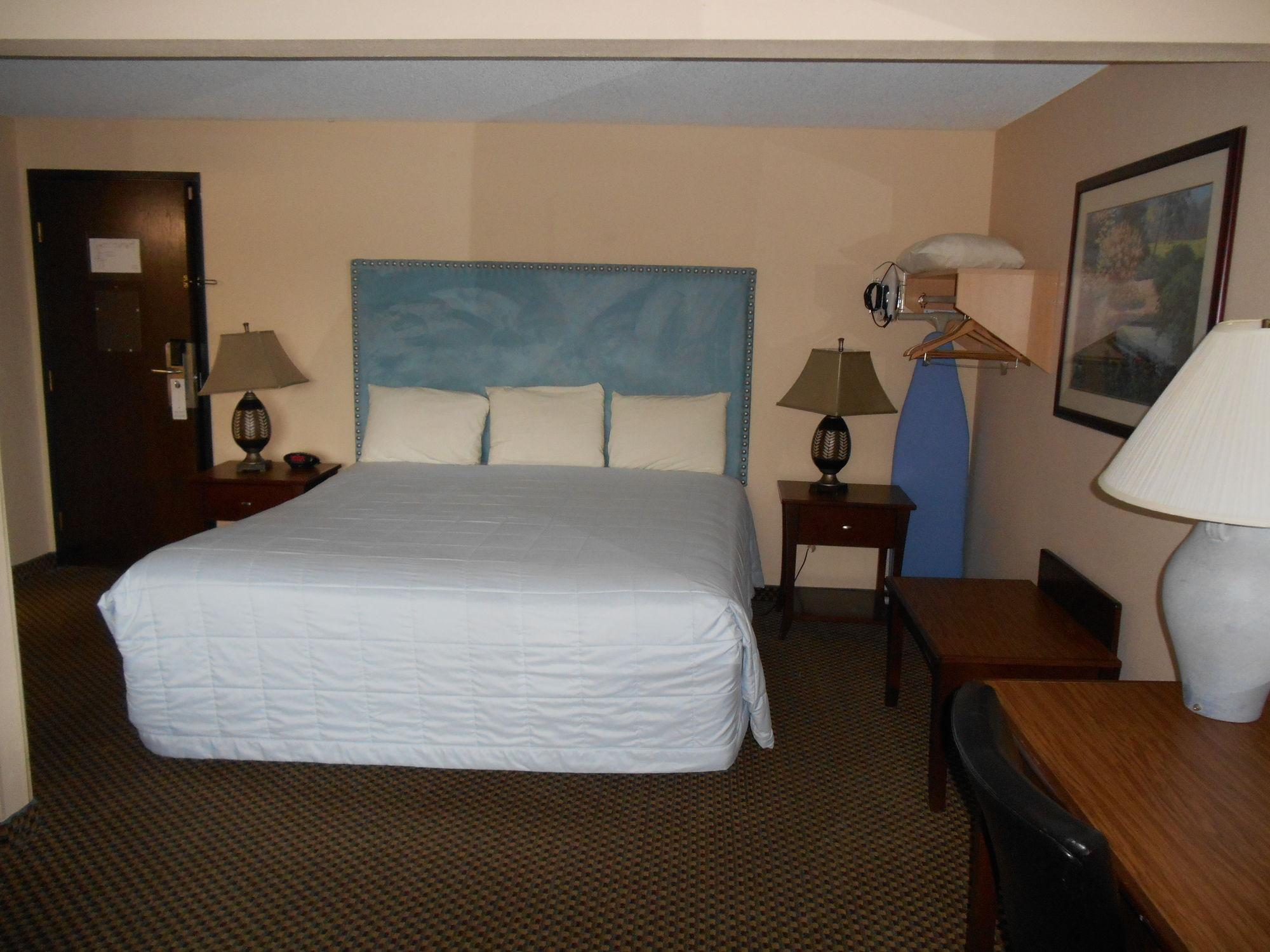 Guesthouse Inn & Suites Eugene/Спрингфийлд Екстериор снимка