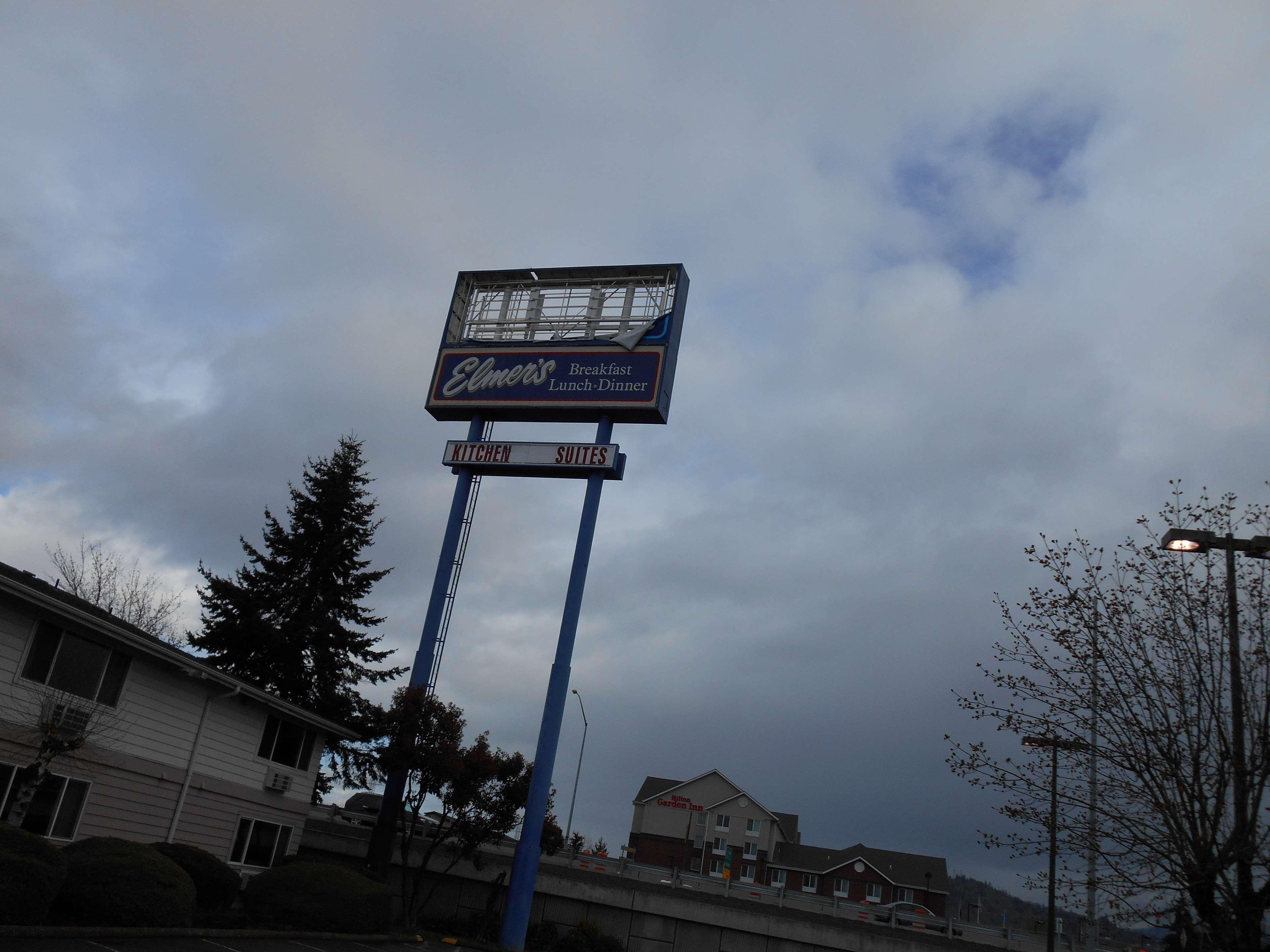 Guesthouse Inn & Suites Eugene/Спрингфийлд Екстериор снимка