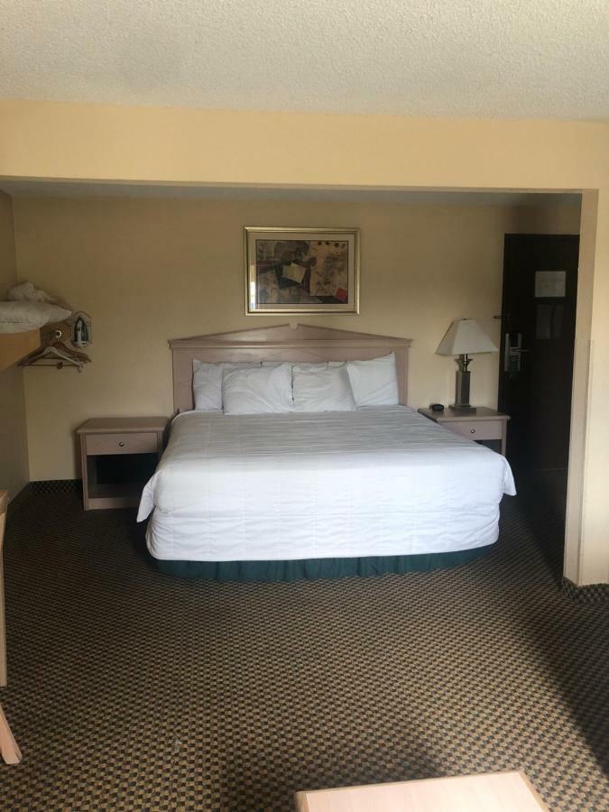 Guesthouse Inn & Suites Eugene/Спрингфийлд Екстериор снимка