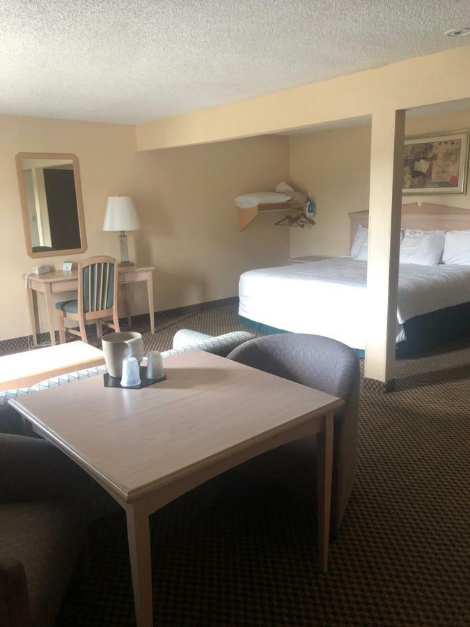 Guesthouse Inn & Suites Eugene/Спрингфийлд Екстериор снимка